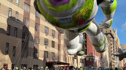 Buzz Lightyear Balloon Falls With Style During Thanksgiving Day Parade