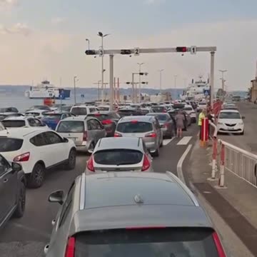 I noti 20 minuti per attraversare lo Stretto di Messina