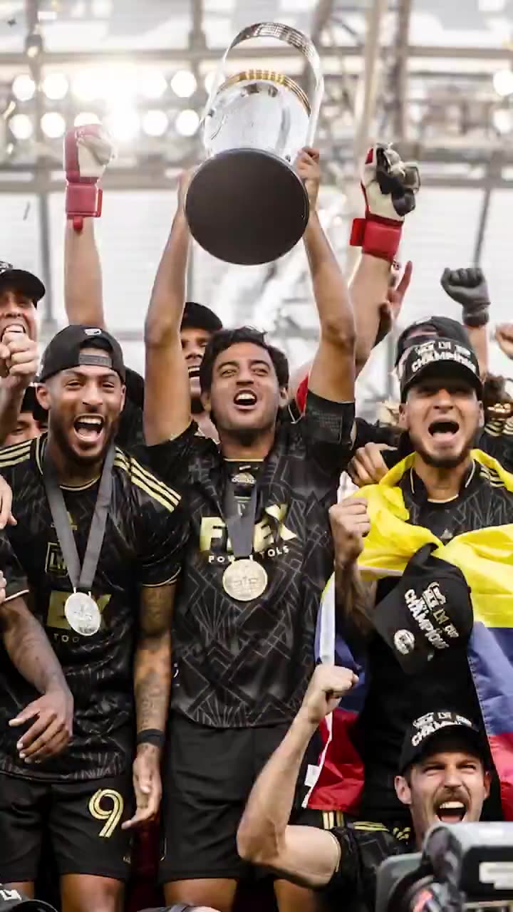 Carlos Vela: Ha sido, un honor y un privilegio compartir mi carrera con todos ustedes.