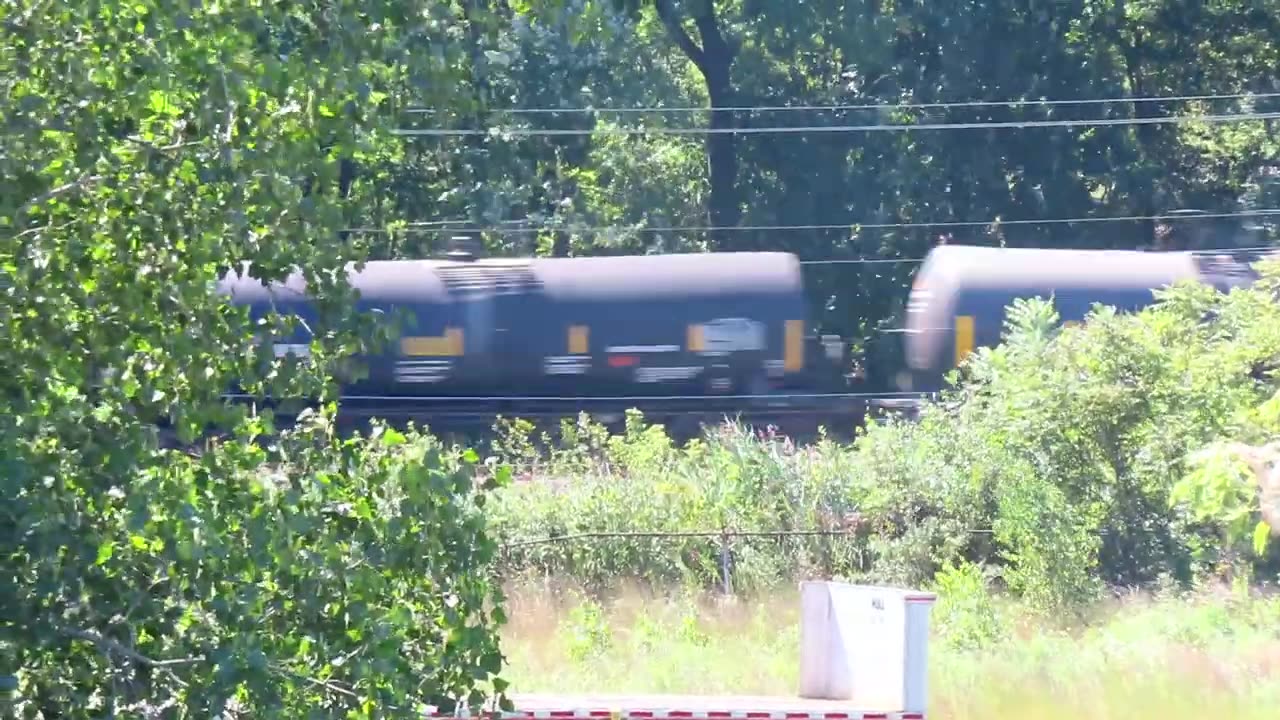 CSX & BNSF mix freight train going through Rittman, Ohio on August 24, 2025