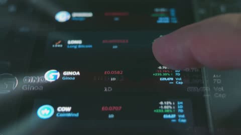 Gold versus cryptocurrency