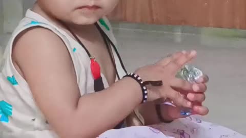 Baby ki Aankhen pyari pyari