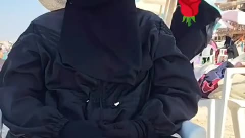Is it normal to dress like this on beach when temperature is 40°?