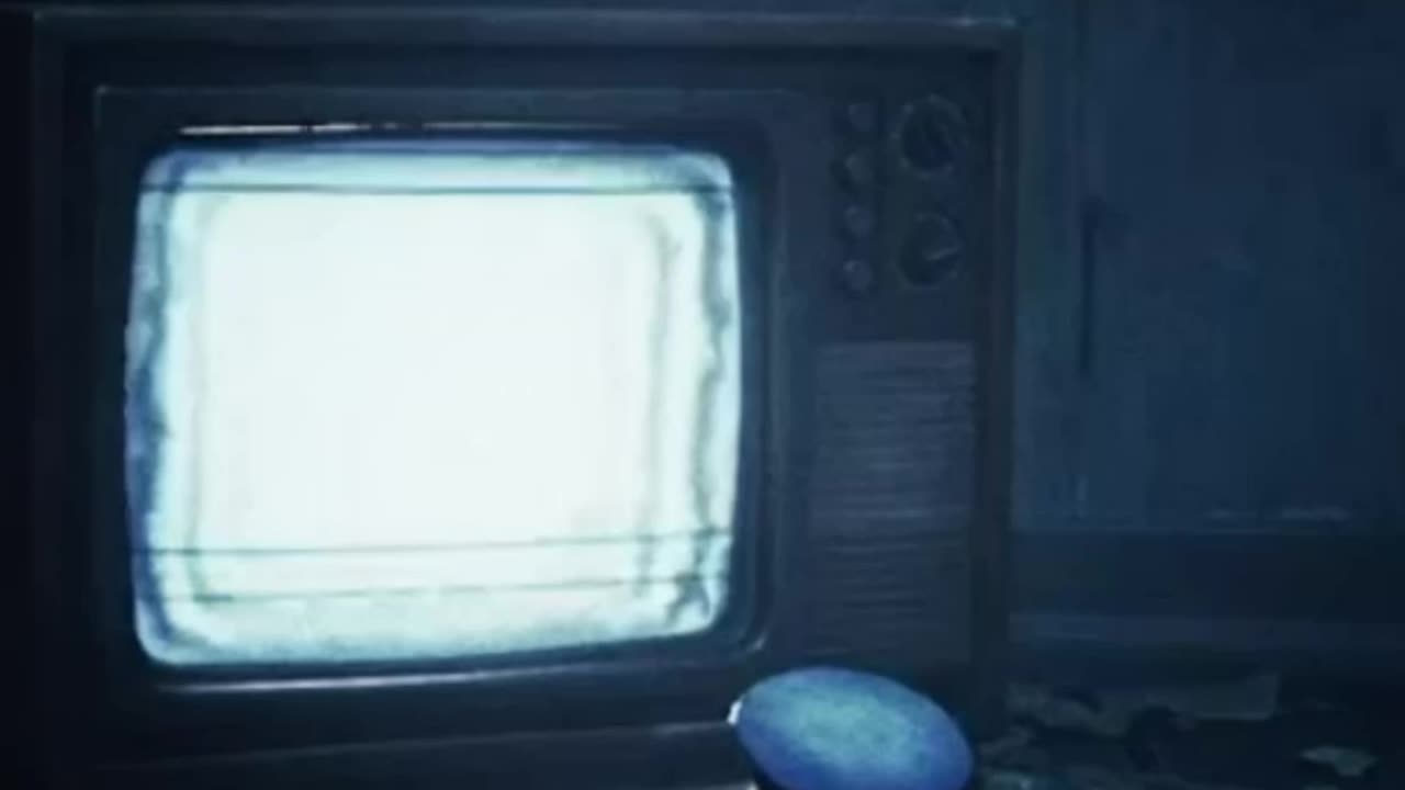 The Hatter crawled out of the TV)) I'm chopping the door with an axe aaa... #crazy #gaming #horror