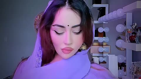 🍑 Big Booty Indian Beauty 🔥