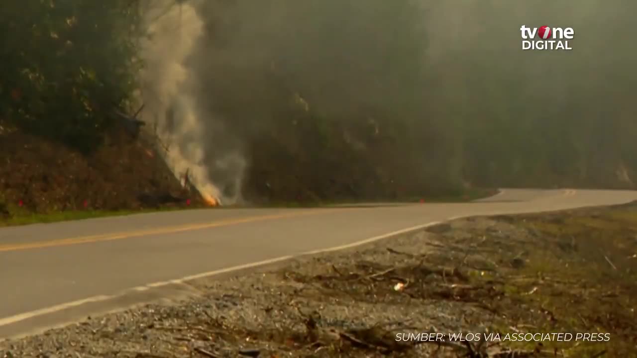 Two massive wildfires in Western North Carolina have destroyed 500 vehicles