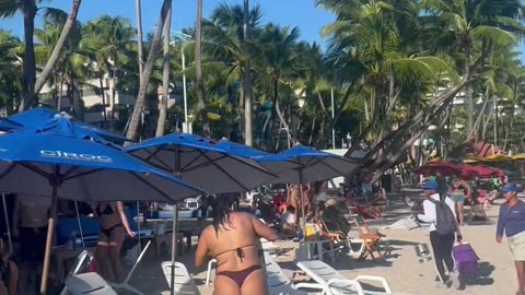 🇧🇷 Brazilians LOVE dancing at this bar! 🎉