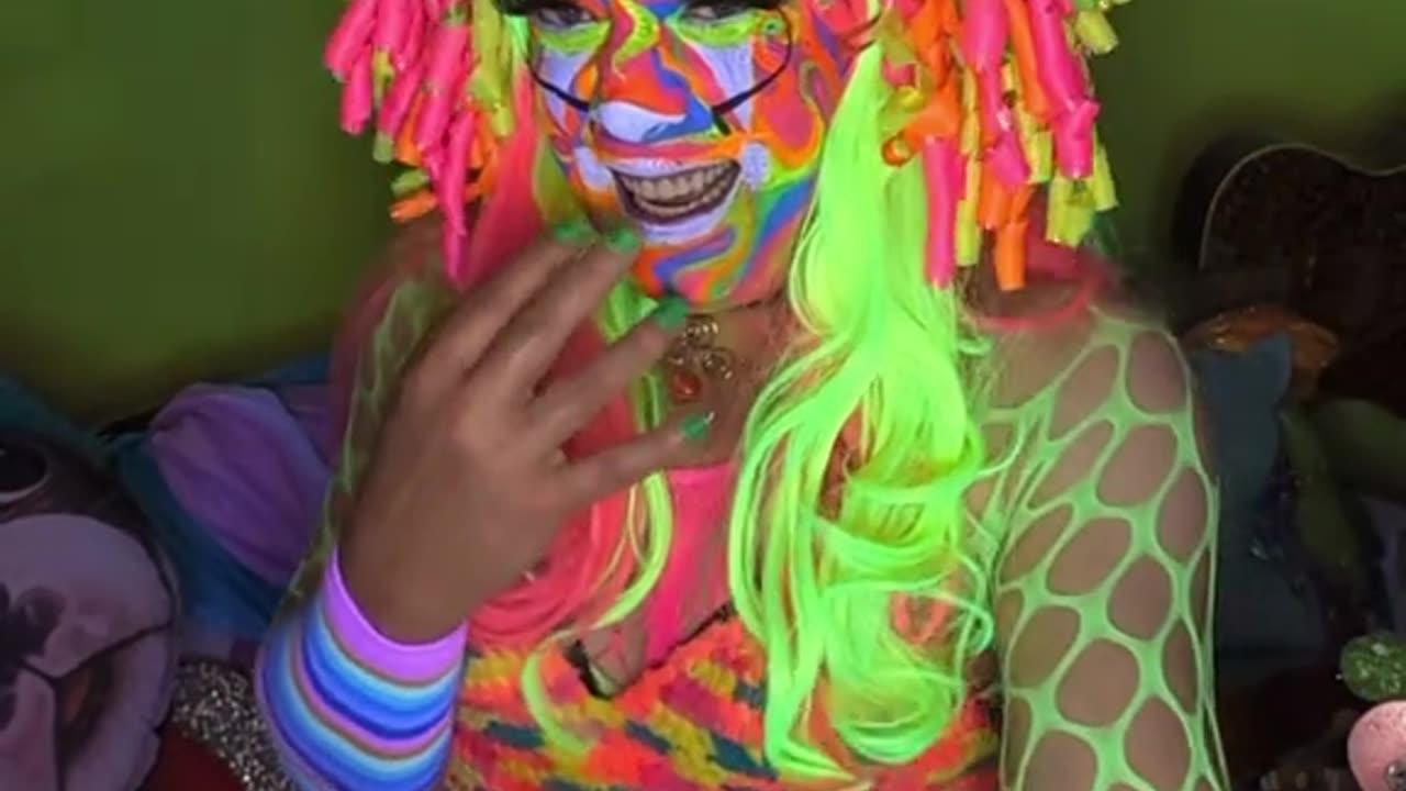 WTF 😳Tenface The Clown😳 Hi Everybody I'm Tenface the Clown!