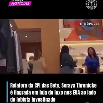 Soraya Thronicke (Podemos-MS),relatora da comissão que investiga o setor de apostas online, fazendo compras em uma loja de luxo nos Estados Unidos,acompanhada de Silvio Assis, lobista conhecido nos bastidores de Brasília e acusado de extorquir empresas