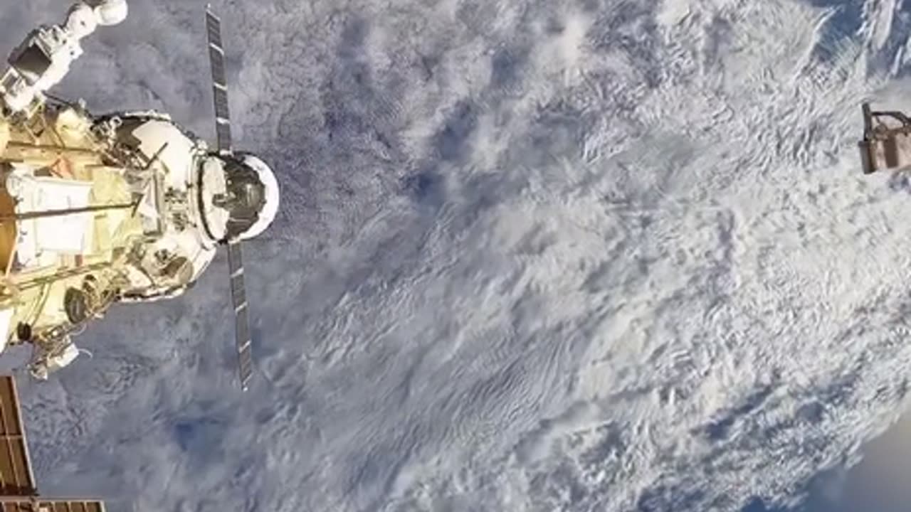 This is what the Pacific Ocean looks like from the ISS