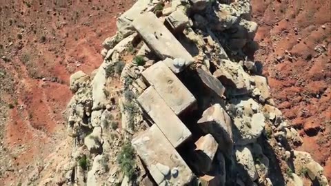 J'ai trouvé la formation rocheuse la plus impossible sur Google Earth