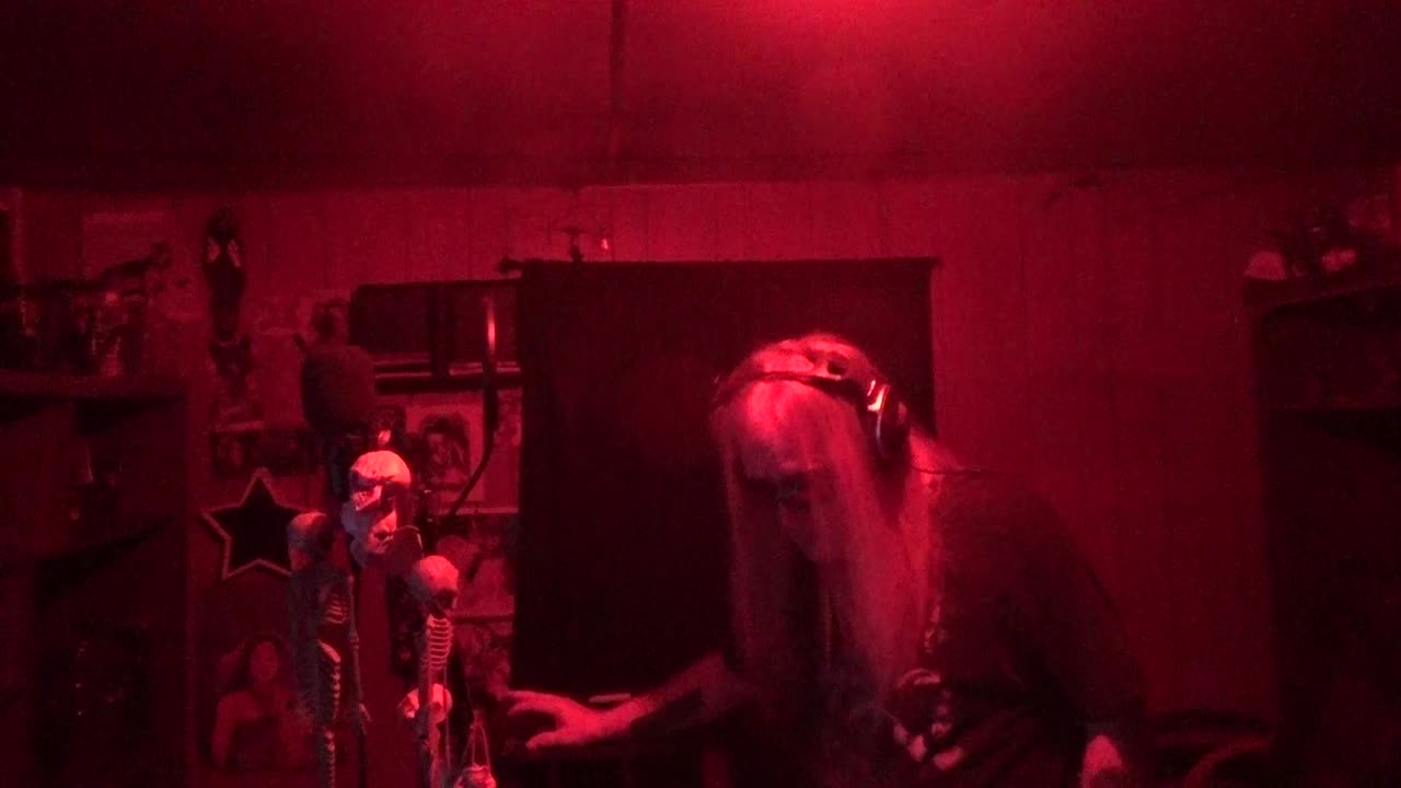 Who Do You Think We Are (Alice Cooper cover) LIVE IN THE STUDIO