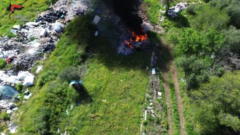 Continui roghi tossici tra Bari e Valenzano: scoperta discarica abusiva