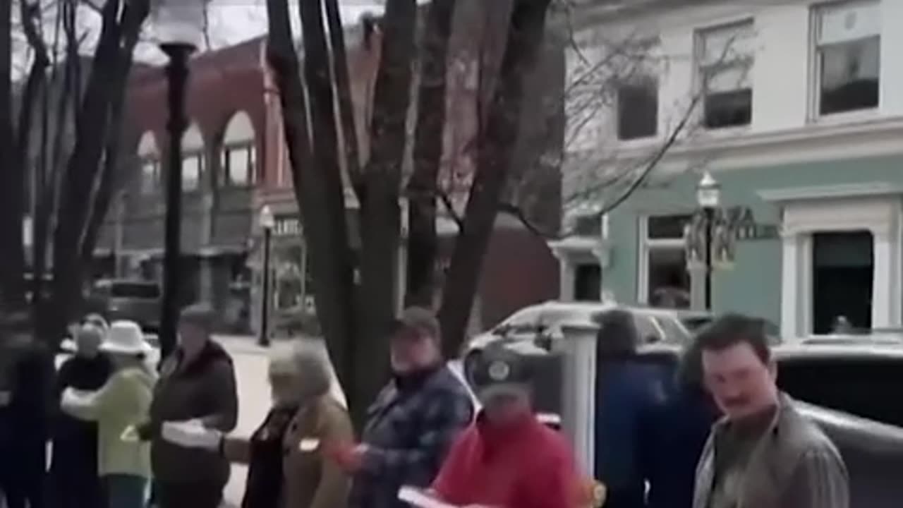 Michigan Town Pulls Together to Help Local Business