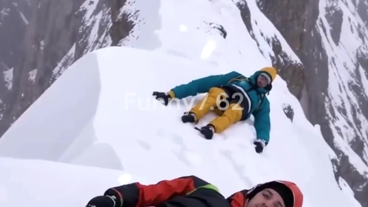 Everest Now Becomes A Graveyard #shorts #mountains #highestmountain