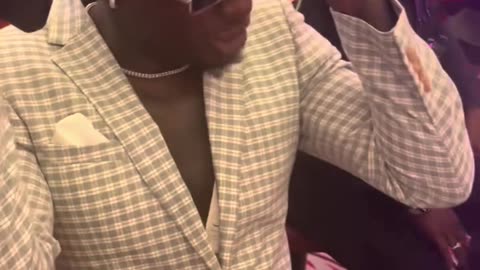 Jamal Roberts Fan Frenzy Sparks Viral SWAT Rescue Joke by Deborah Ranford - WorldEye