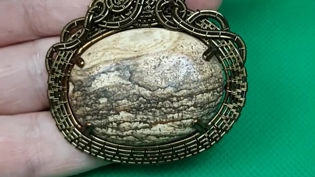 Handmade Wire jewelry Valeriy Vorobev. Wire Wrapped Stone Pendant.