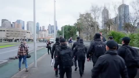Australia: Antifa tries to prevent NSN going to Parliament House for their protest..