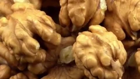 Walnuts for Brain Power,Heart Health