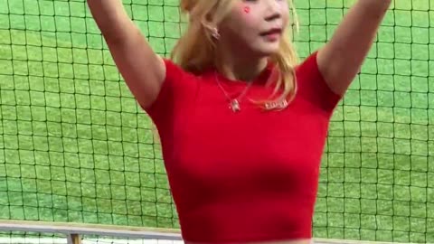 Jo Yerin lighting up Gocheok Dome with ‘Apartment’ 🔊🔥 Cheerleader Vibes!