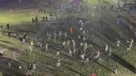 A massive group of “youths” are fighting with the National Guard in Washington, DC DC police are MIA