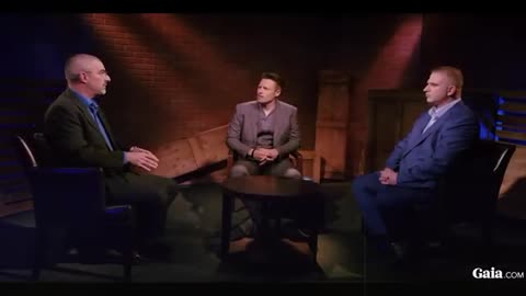 Рэнди Крамер на космическом раскрытии со Смитом