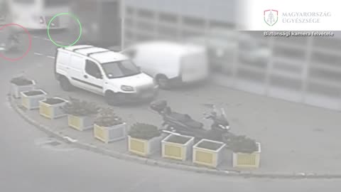 Videó a bajnok bokszolónkat kirabló babakocsis cigánybűnözőkről