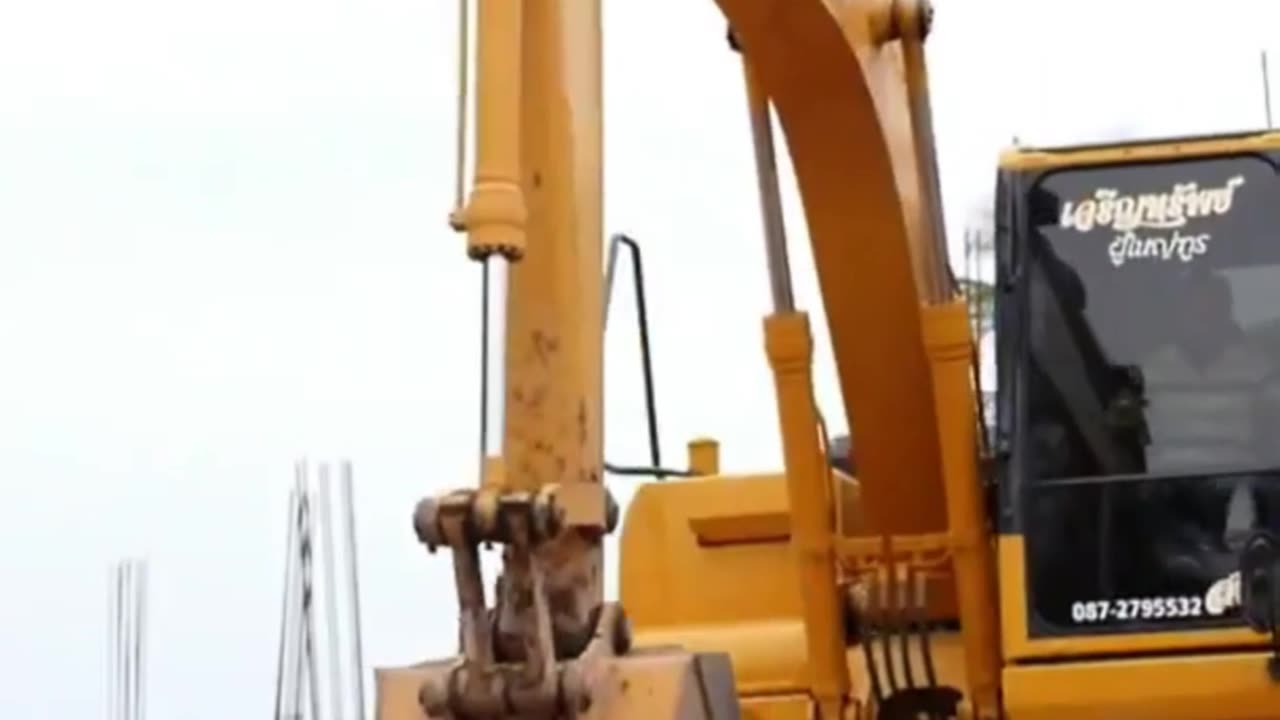 JCB's Hydrogen Engine Revolution: The Future of Construction!