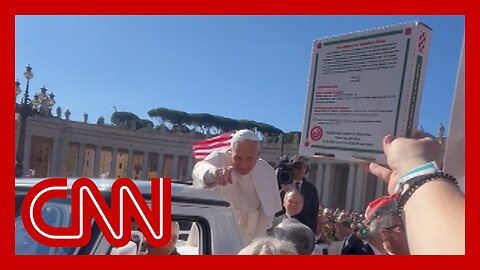 Pope Leo spots favorite Chicago pizza box in crowd at Vatican
