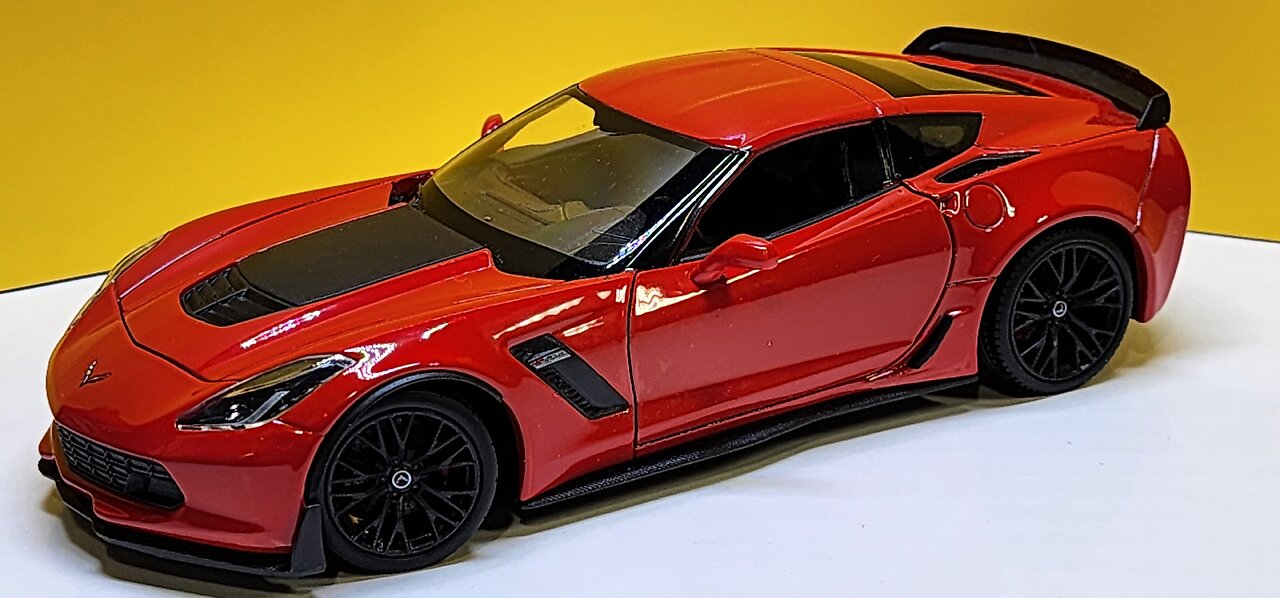 2017 Corvette Z06 (1/24 Scale Diecast)