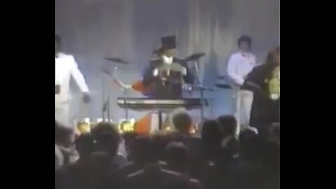 Zapp & Roger ft. Shirley Murdock & Charlie Wilson "Computer Love" (1985)