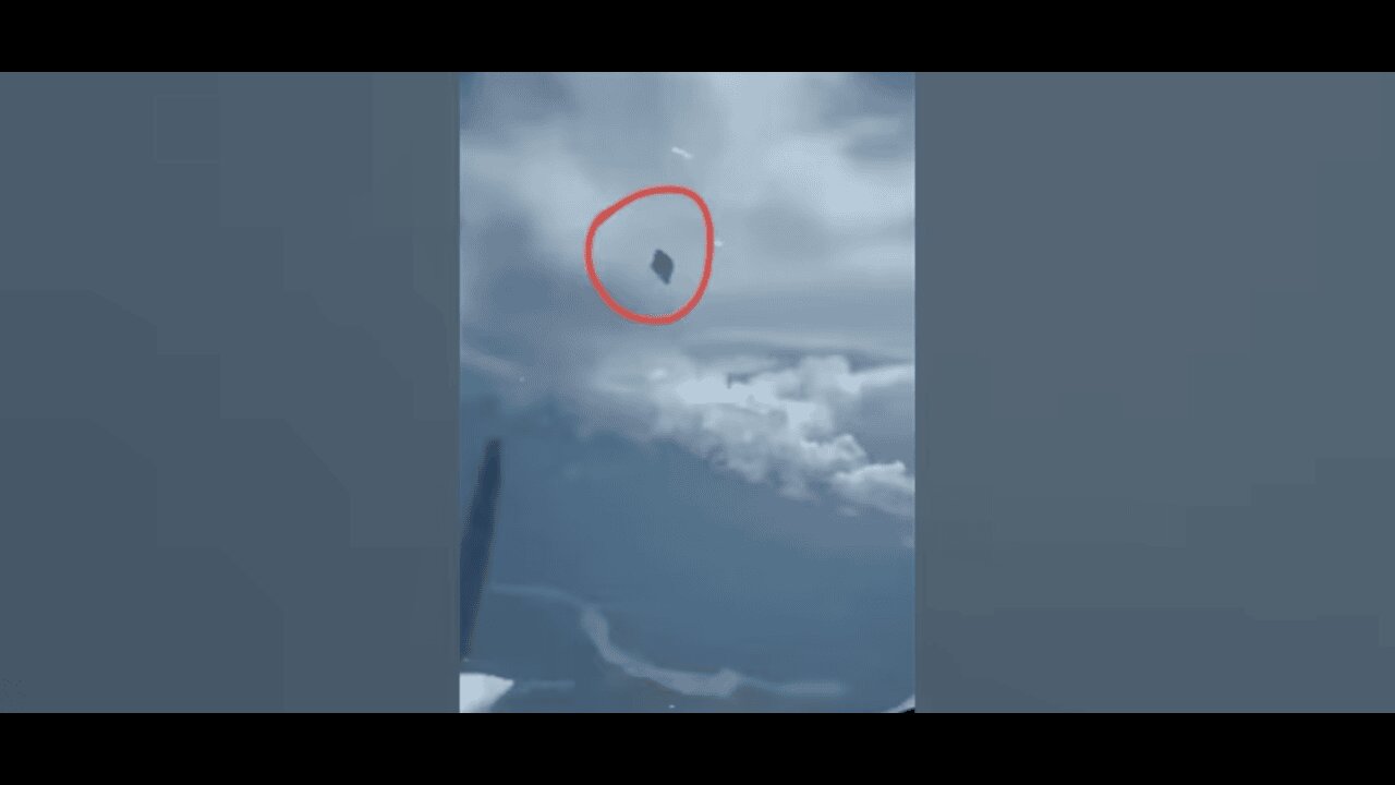 UFO filmed from Plane Window