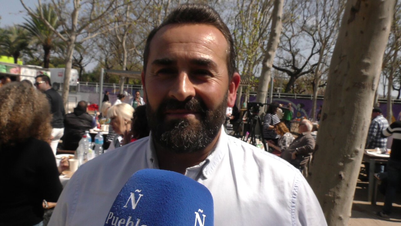 Casado le dedica butifarras catalanas de cerdo a los inmigrantes ilegales que queman Mataró