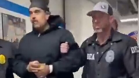 Prezident Maduro popřál americkým novinářům "Dobrou noc" a "Šťastný Nový rok" na služebně DEA!