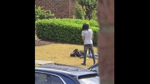 GUNMAN GUNDOWN ANOTHER MAN🚓🏠🚶🏻💥🥷📸AT NEIGHBORHOOD AREA IN NORTH CAROLINA👮‍♂️🏘️🚶🏻🥷💫