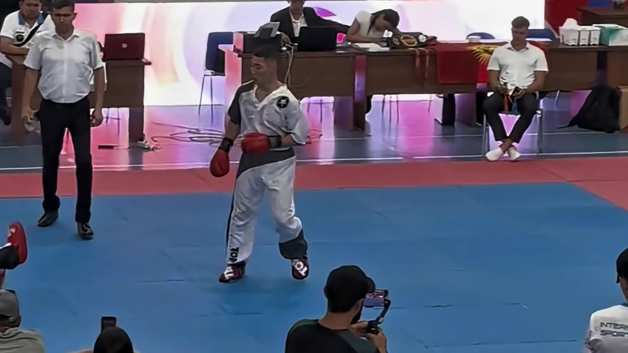 We ACTUALLY thought this was Impossible... #trending #viral #kickboxing #shorts #usa #tutorial