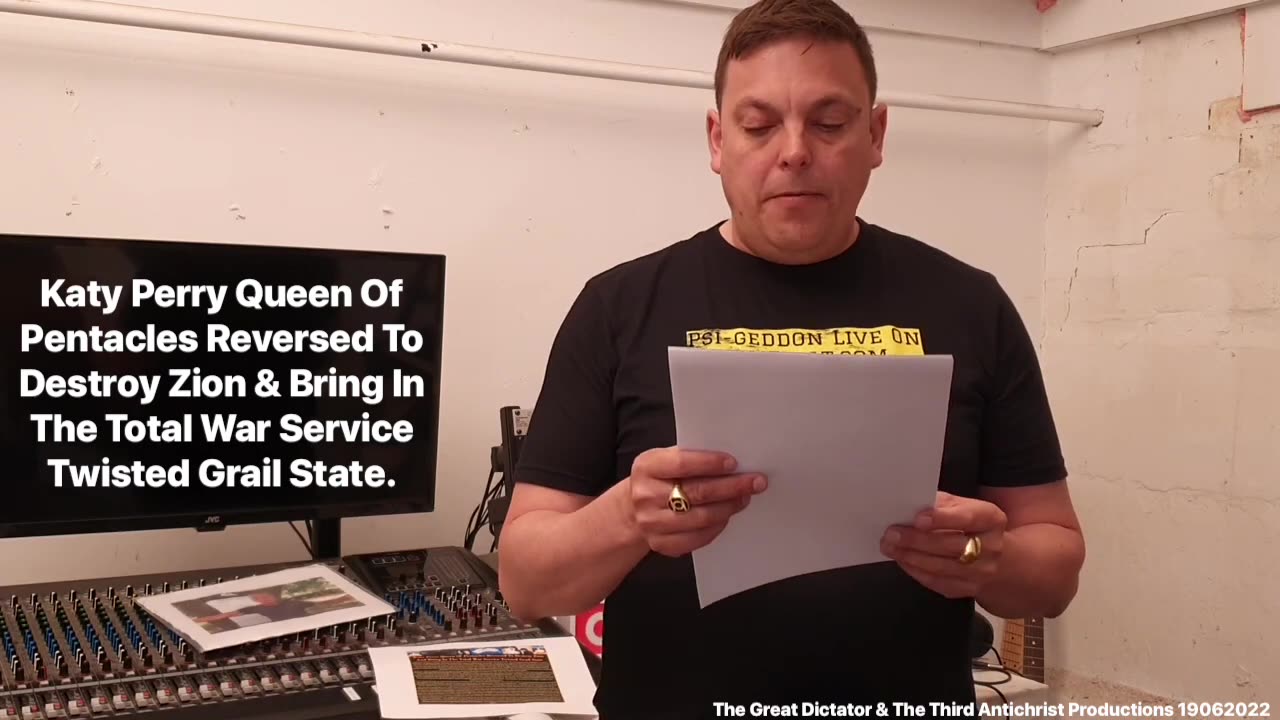 Katy Perry Queen of Pentacles Reversed to Destroy Zion & Bring in the Total War Service TGS