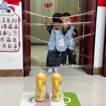 Twins team up to tackle Mom's challenge!