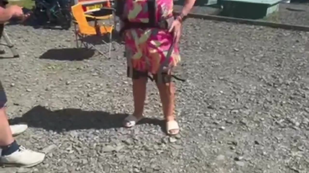 🤖😂 This Fun Robot Dance Will Make Your Day! | FunFM