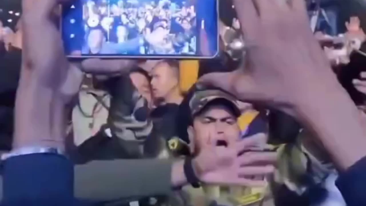 প্রফেশন যাই হোক, চিল করা মিস হবে না 😂🤣.