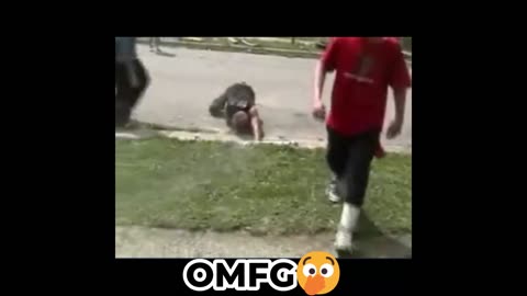 Juggalo Fucking Curb Stomps His Homie💀