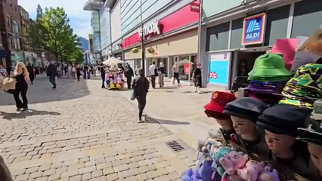 SLAP 🖐 AND 🥾 KICK MAN [FULL UNEDITED CLIP]