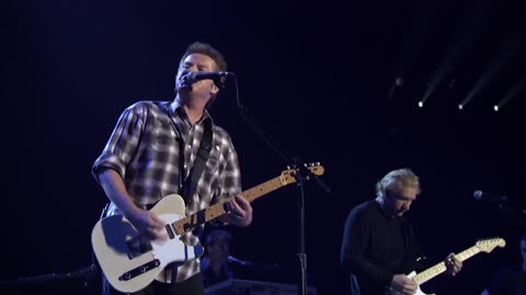 Dirty Laundry (Don Henley song) - Eagles (live)