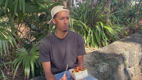 American Tries 7 Must-Have Foods in New Zealand! 🇳🇿🔥