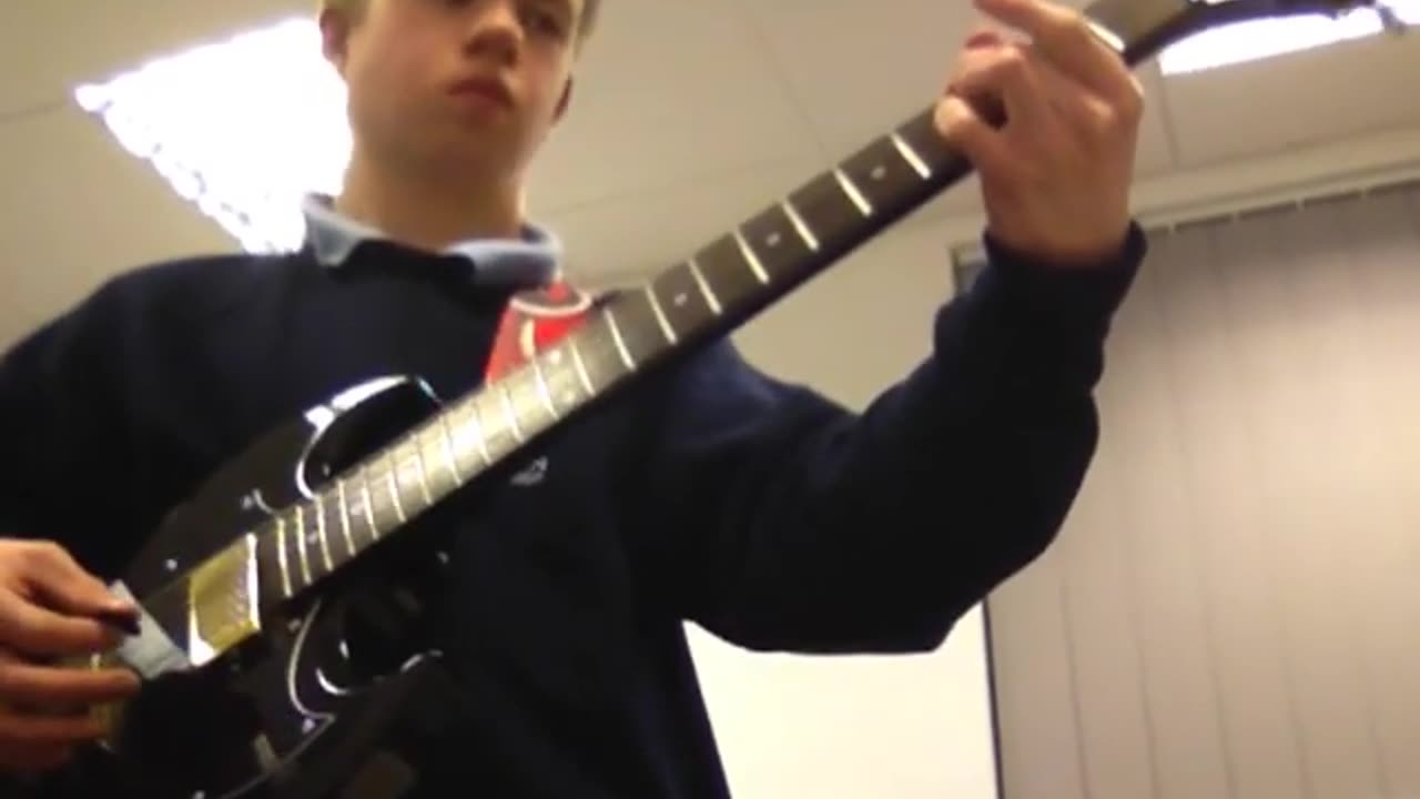 Airbourne Thomas Hawley does anyone have amp settings.for iron maiden