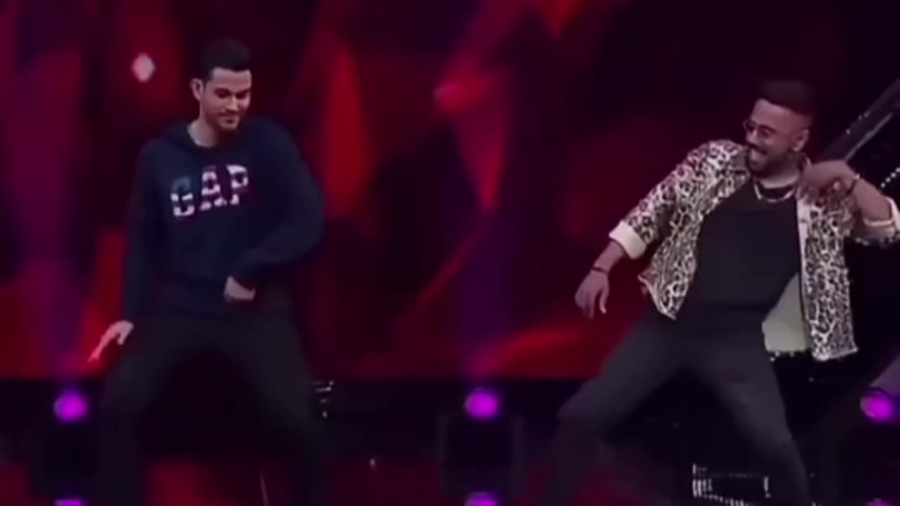 Bollywood Actor Kunal Khemu Sensational Dance