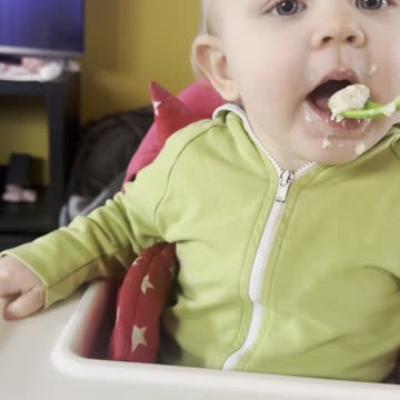 Baby Kayla Eating Breakfast — Cute Spoon-Feeding Moment 🥣