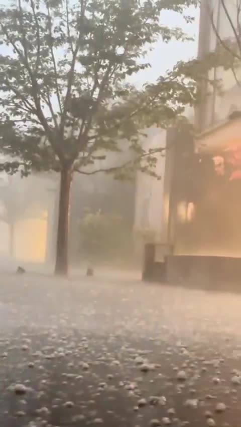 Beijing is currently experiencing heavy hail tonight.