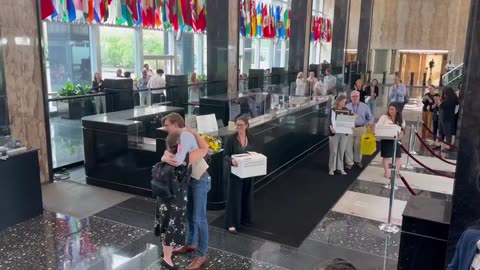 📌 Scenes from the State Dept in the mass cuts of 1300 employees today
