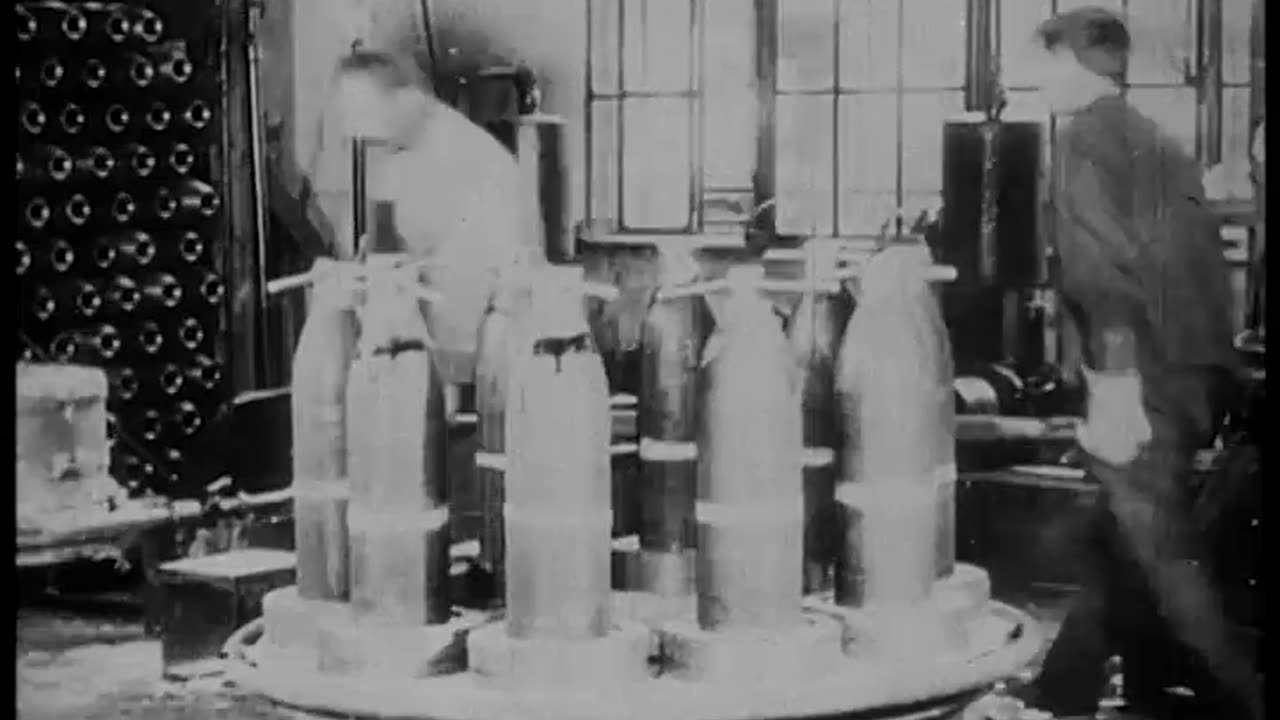 [STOCK NEWSREEL EXCERPTS] - [STOCK NEWSREEL EXCERPTS] - cbs-cbswwi-348-r1